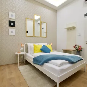 Apartment St. King 11